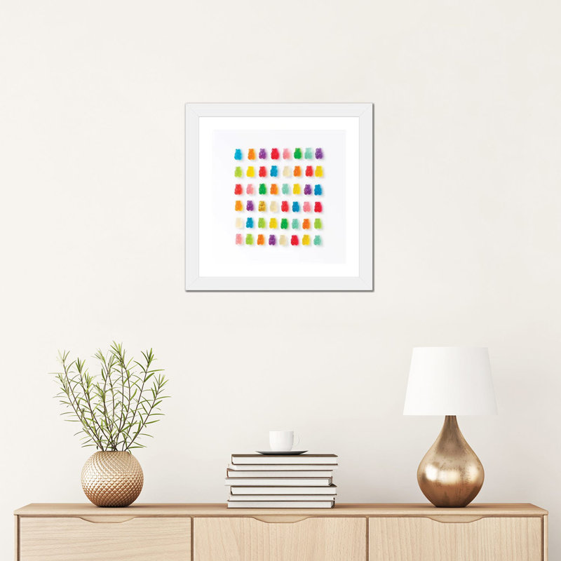 Reproduction de photo « Rainbow Bears » par Erin Summer, Blanc, H 16 po x l 16 po x P 1 po, Papier encadré blanc
