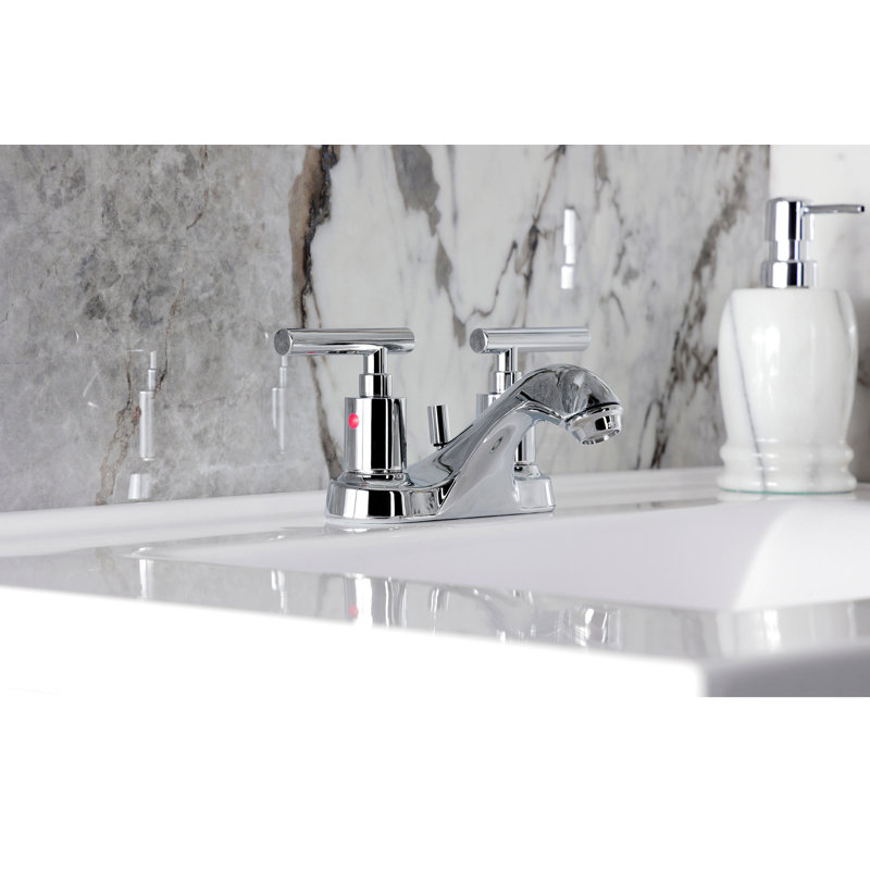 Robinet de salle de bain central à 4 poignées à 3 trous avec bonde escamotable Kingston Brass Kingston, Chrome poli