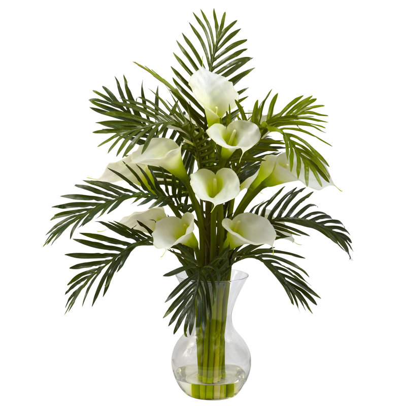 Arrangement floral de lys lys et palmiers dans un vase calla, Crème