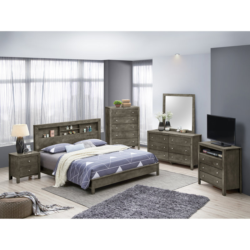 Très grand lit gris de style transitionnel - assorti à une variété d'options de décoration de chambre à coucher