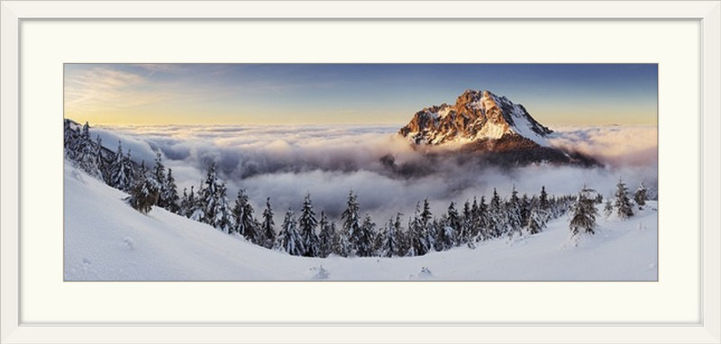 «Straub Golden Peak» par Tomas Sereda - reproduction de photo, Cadre blanc, H 21 po x l 44 po x P 1 po