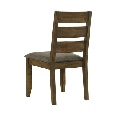 Ensemble de chaises rustiques