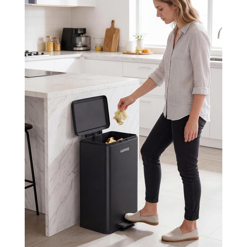 Poubelle horizontale à pédale noire de 45 L, en acier inoxydable