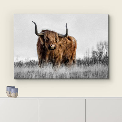 «Duotone Highland Cow Mountain Nature Animals», impression sur toile encadrée