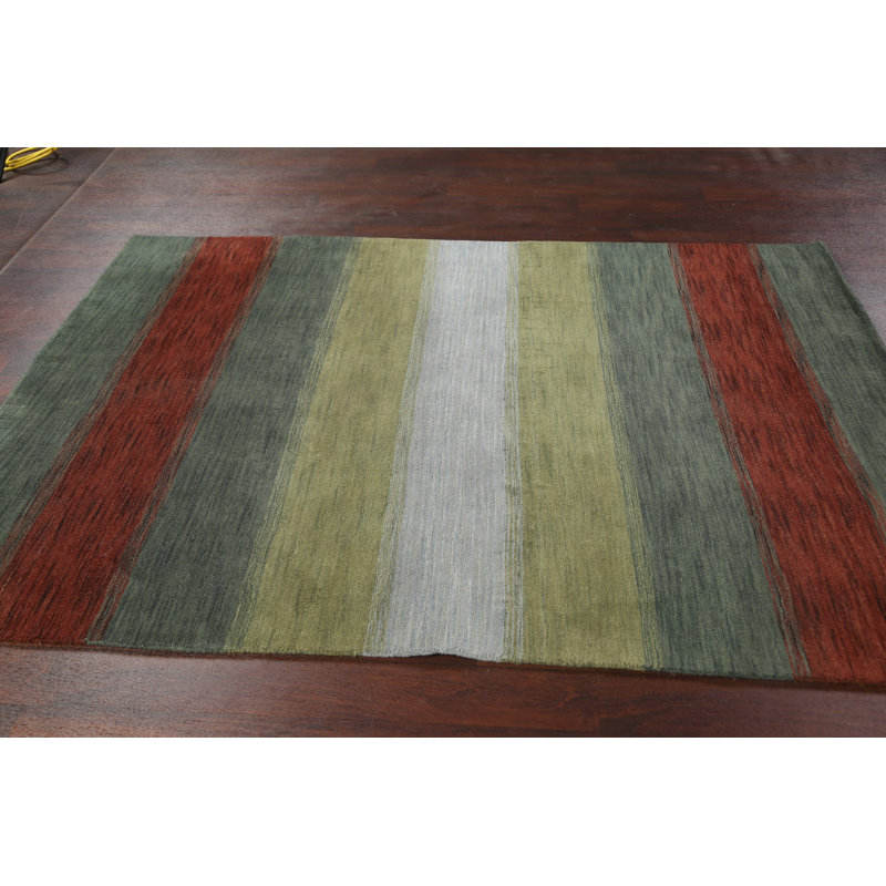 Tapis vert en laine noué à la main de conception unique 5 pi 8 po x 7 pi 11 po Maguda