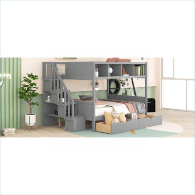 Structure de lit superposé en bois massif, gris neutre, lit simple sur double avec escalier de rangement, tablettes et 2 tiroirs sous le lit pour les chambres à coucher