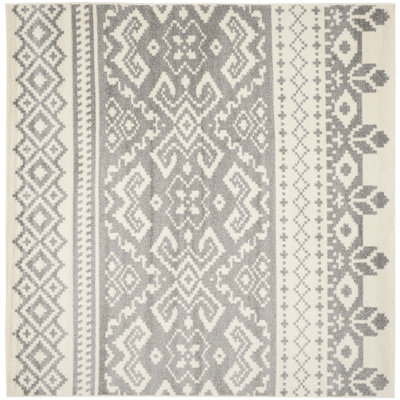 Wynn Southwestern Indoor/Outdoor Rug