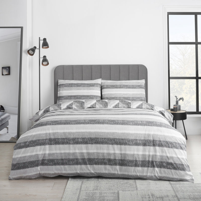 Kamari Stripe Reversible Duvet Cover Set, Kingsize - 2 Standard Pillowcases