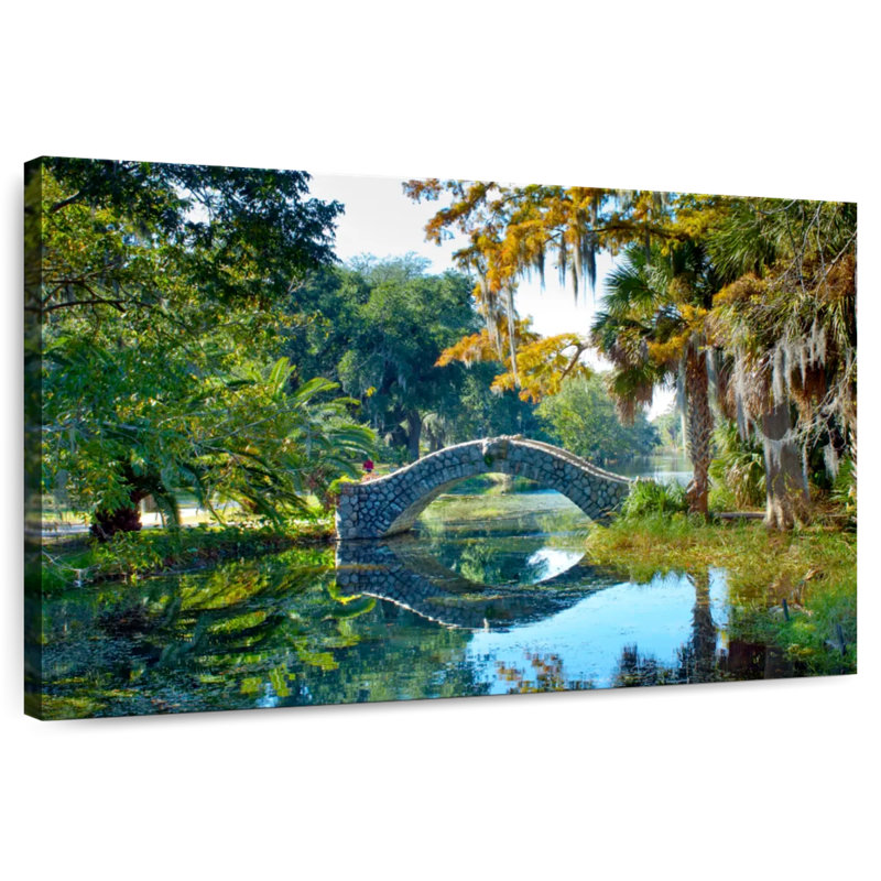 Lilie Bridge Over Pond, H 34 po x l 51 po