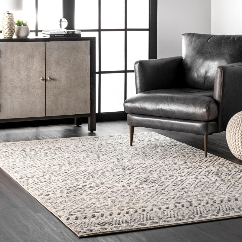Sue Southwestern Gray Indoor / Outdoor Area Rug, Rectangle 9' x 12'