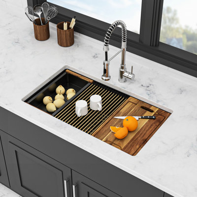Évier de cuisine en granite noir 33 po x 19 po 9,39 po, poste de travail encastré, réducteur de bruit, hygiénique et lisse, livré avec crépines, montage à crépine, évier à quartz 9,39 po, poste de travail