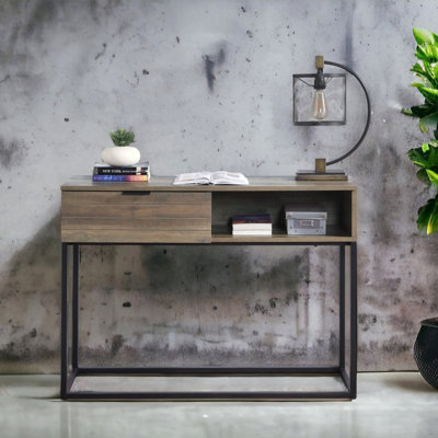 Bureau en chêne rustique et noir avec tiroir et tablette, parfait pour le bureau à domicile et le bureau