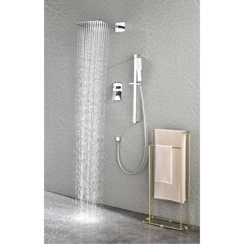Système de douche avec tête, barre coulissante, bras, tuyau, garniture de valve pour une douche agréable