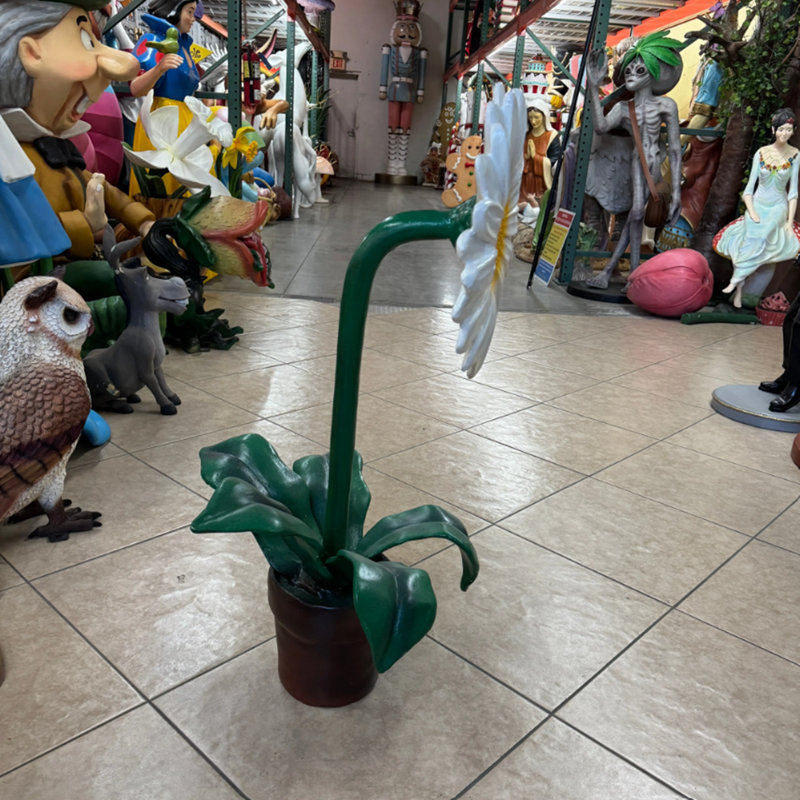 Petite statue de marguerite blanche en pot