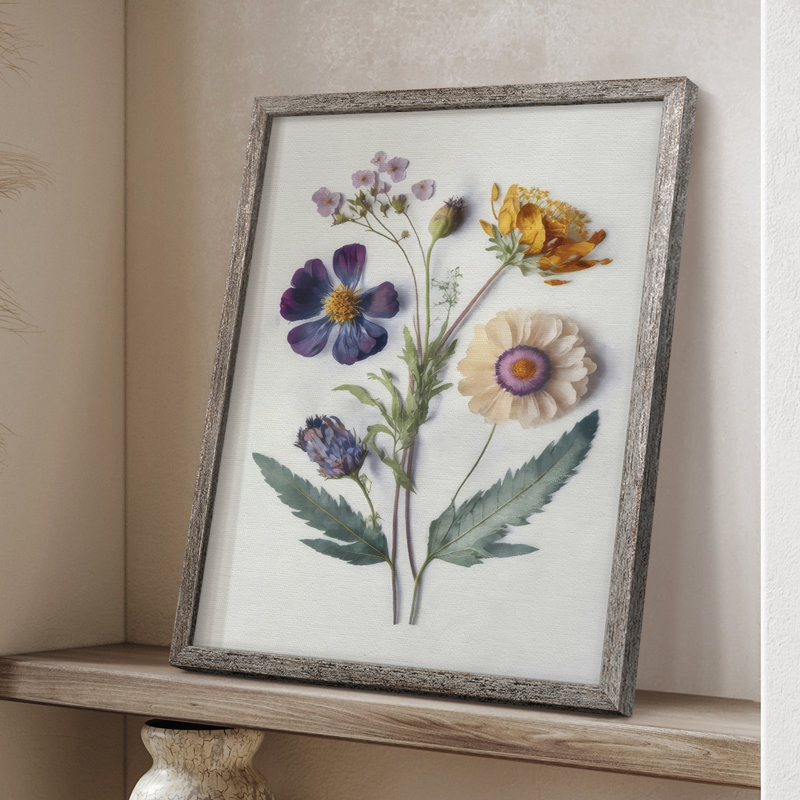 Pressed Flower Memories I, reproduction encadrée - bois massif, H 11 po x l 9 po