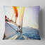 Voilier naviguant dans la mer bleue - Oreiller imprimé Sea & Shore-29961484-29963141