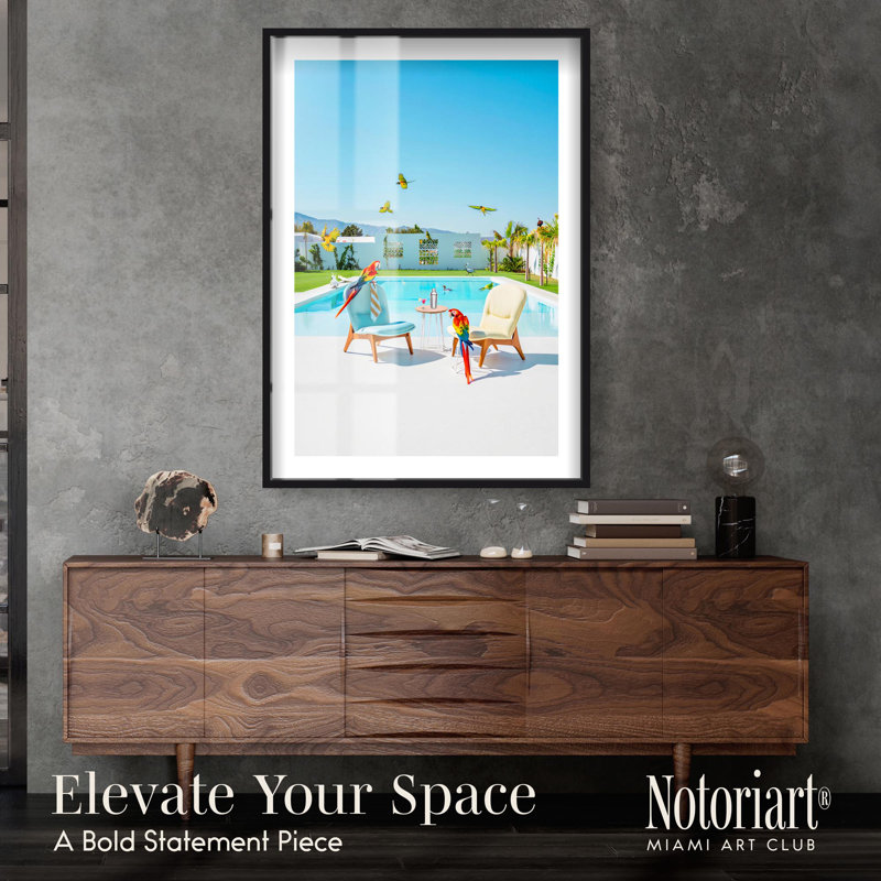«Parrot Paradise Poolside Shadowbox» par Notoriart, H 46 po x l 31 po, Noir