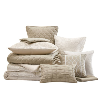 Luxurious Queen Bedding Sets, Polyester Jacquard Elegant Design For Home