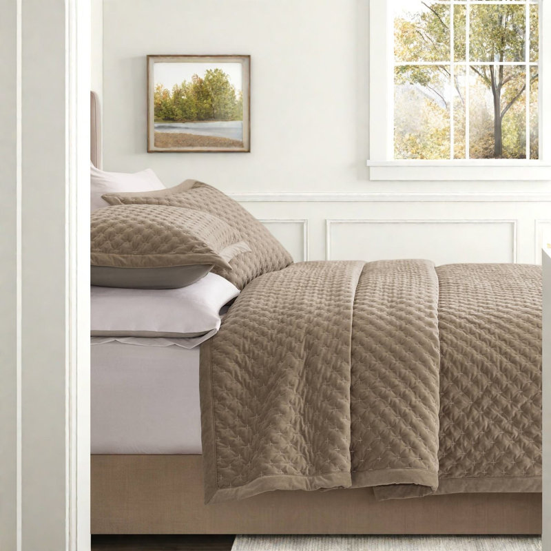 Polyester and Velvet Geometric Shapes Coverlet Set
