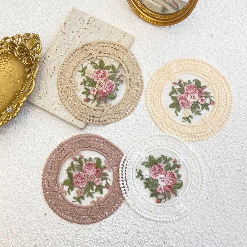 Sous-verre rond brodé à motif floral, Multicolore