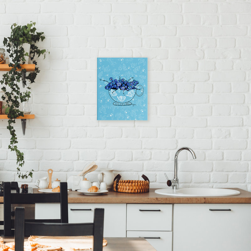 Bleuet vif dans une tasse de thé, conception par Susan Lugar, 20" H x 16" W