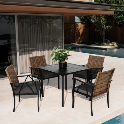 5 tables et chaises d'extérieur - Élégante salle à manger de patio avec trou de parasol de table carré en acier pour balcon confortable