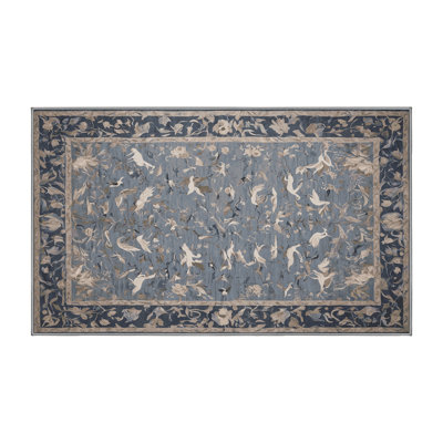 Tapis gris soyeux et moelleux