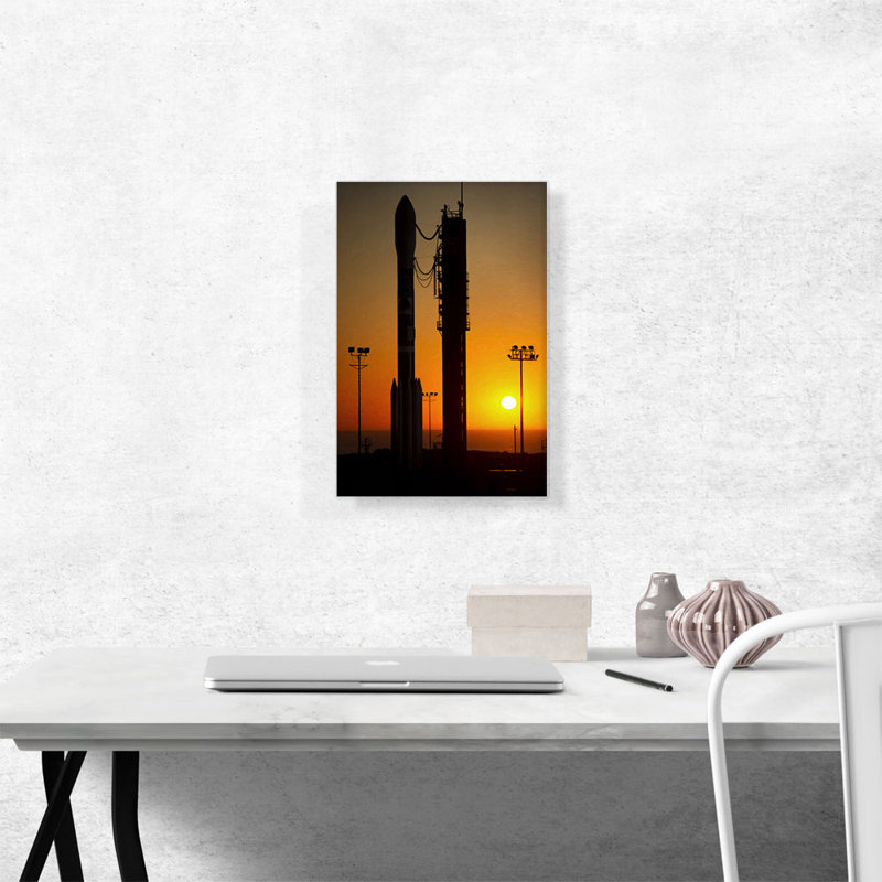 Reproduction de photo sur toile tendue Nasa Rocket, H 18 po x l 12 po x P 0,75 po