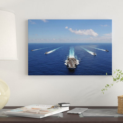 «The USS Abraham Lincoln leader a formation of ships from the Abraham Lincoln Strike Group», reproduction de photo sur toile