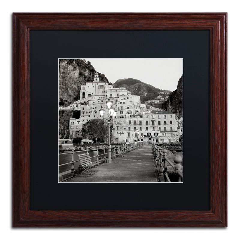 Alan Blaustein, «Amalfi Pier I», reproduction de photo encadrée, H 16 po x l 16 po x P 0,5 po, Toile avec cadre brun, Noir