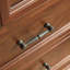 Armoire d'appoint en bois massif brun noisette