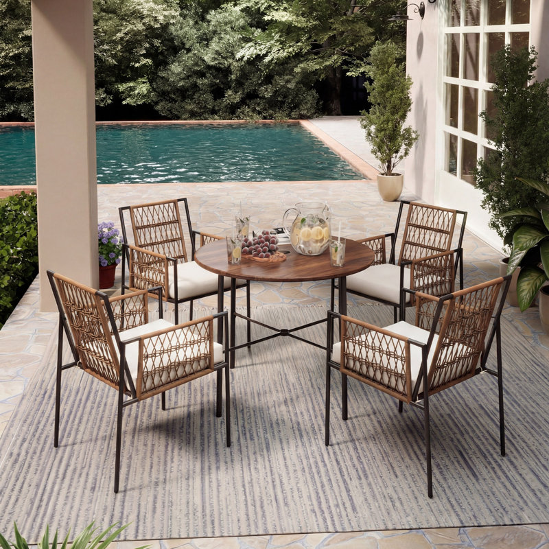 Chaises de patio pour 4 personnes avec coussins
