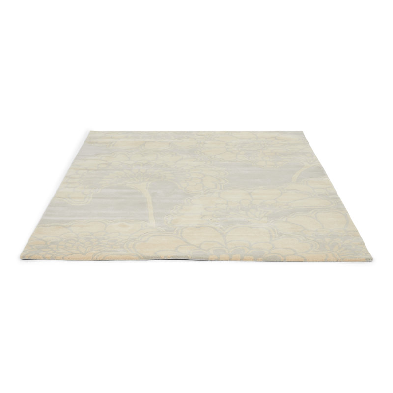 Hand Tufted Wool Floral Area Rug in Oyster, Rectangle 5'7" x 7'10"