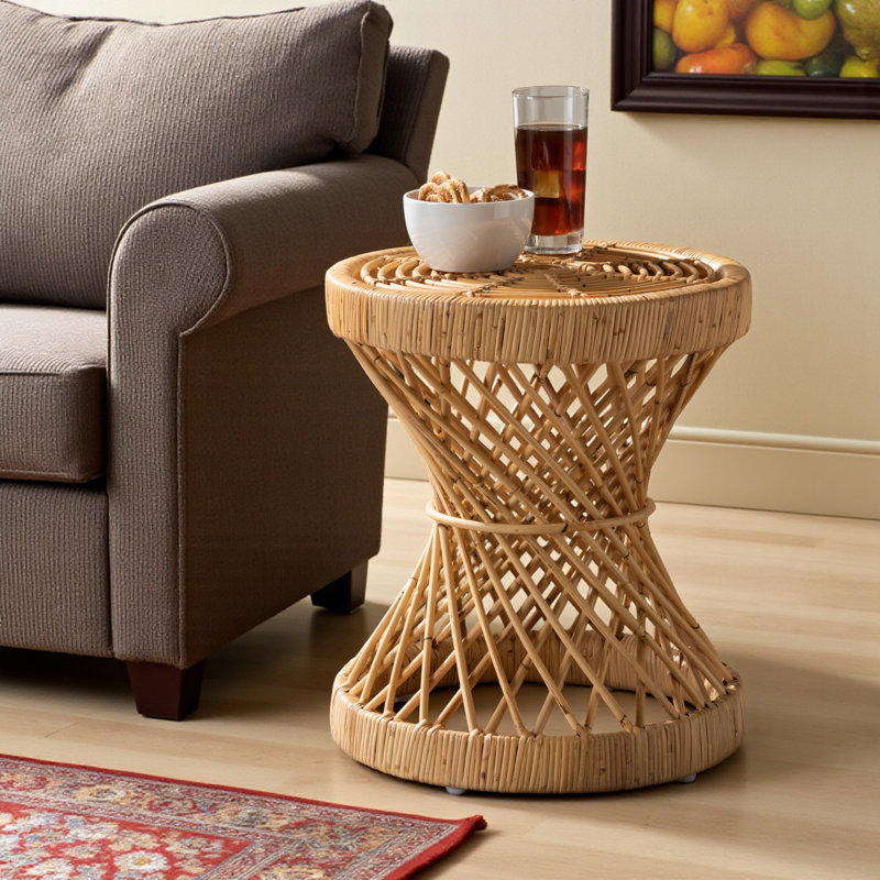 Table de bout en rotin naturel Tatum dans un style moderne et contemporain