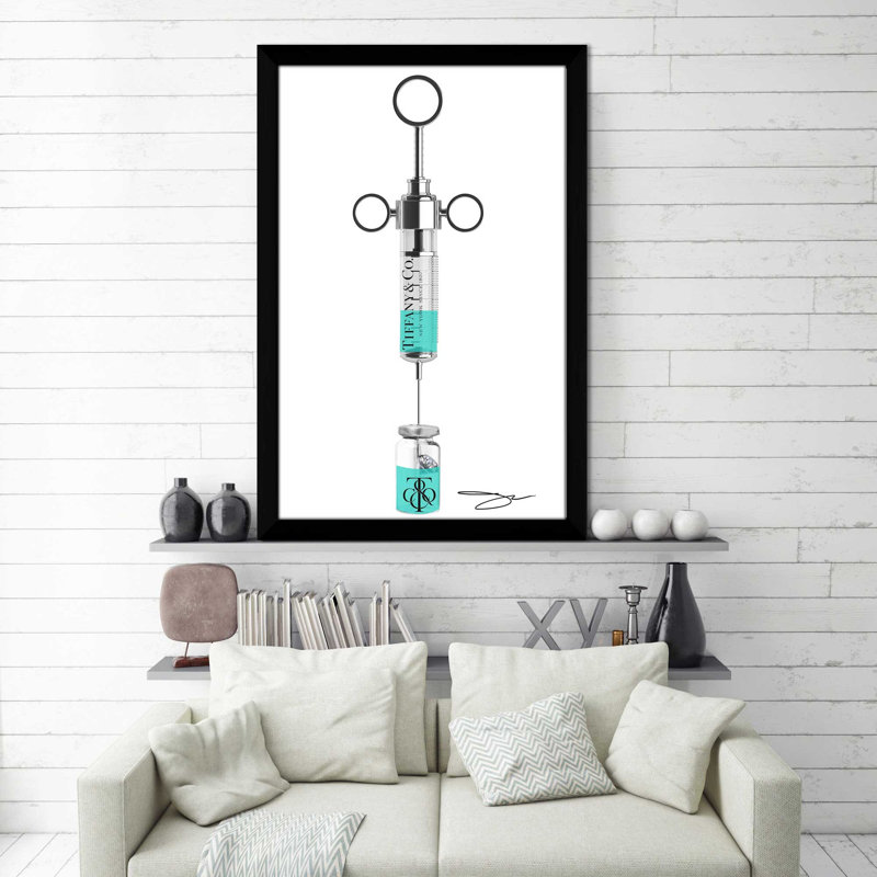 Shot of Diamonds (Vertical) par By Jodi - impression, Cadre noir, H 39,5 po x l 27,5 po x P 0,75 po