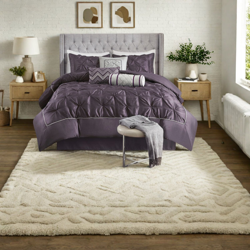 Ensemble de literie touffeté Elegant Plum, 7 pièces en polyester confort, sophistication de chambre à coucher