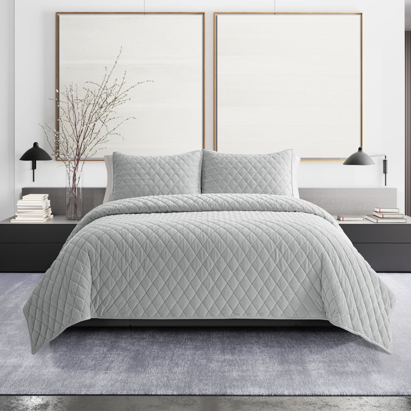 Diamond Velvet 3 Piece Quilt Set, Queen Quilt + 2 Standard Shams, Charcoal Grey