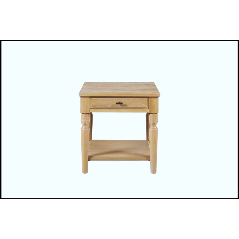 Table de bout élégante avec placages en hickory durable et finition cajou, parfaite pour les intérieurs modernes et traditionnels.