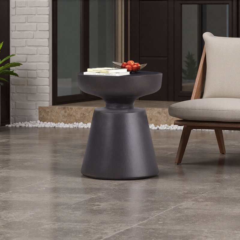 Table d'appoint d'extérieur en béton léger