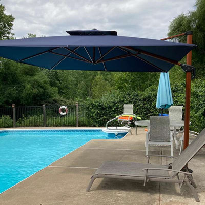 Parasol en porte-à-faux 144 po Jetton