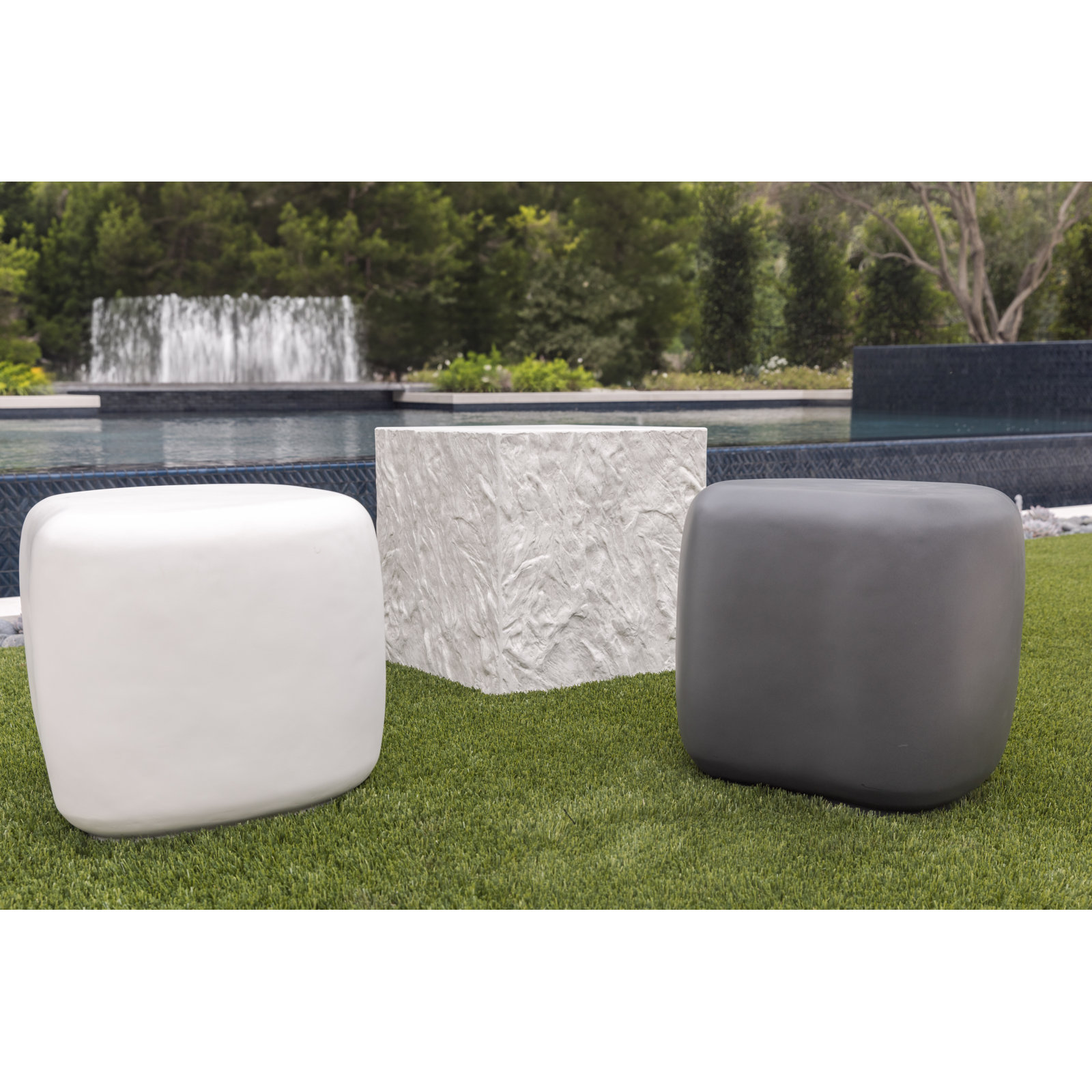 Bazaar 19" Patio Side Table, White