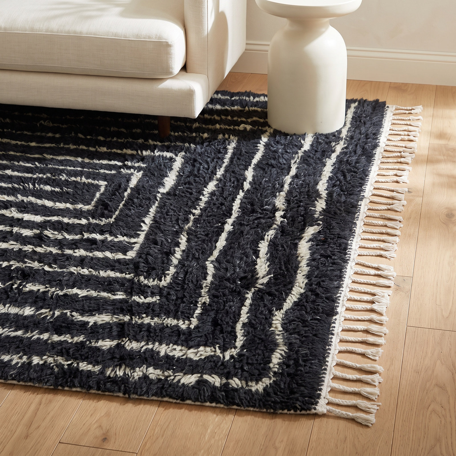 Essi Navy Beige Hand-Woven Geometric Wool Rug, Rectangle 8' x 10'