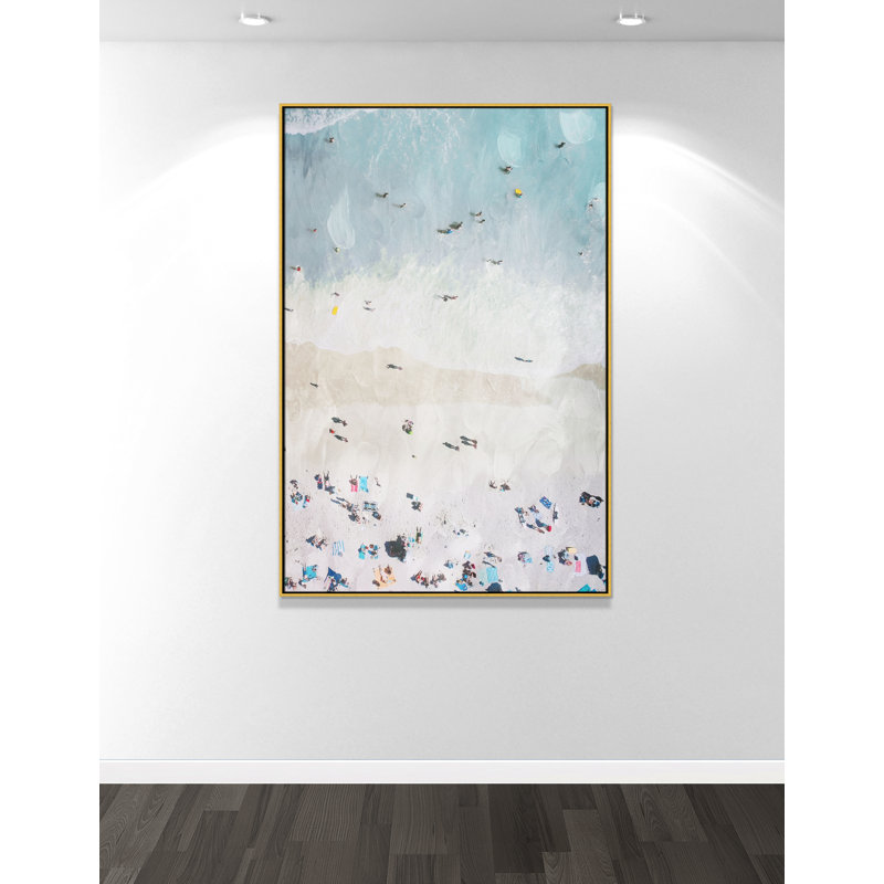 «Beaching Out II» par Milli Villa, Flotteur doré, L 41,5 po x H 61,5 po