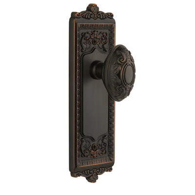 Grandeur Windsor Plate Privacy with Grande Victorian Door Knob