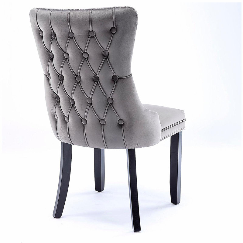 Chaise de salle à manger rembourrée à oreilles avec garniture cloutée et pieds en bois massif, gris, Gris, Gris
