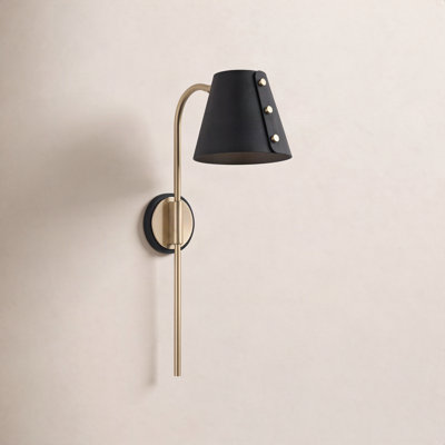 Daphne Single Light Dimmable Plug-in Armed Sconce