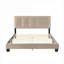 Grand lit plateforme en bois massif de couleur brune rembourré de velours, tête de lit capitonnée à hauteur ajustable pour une chambre à coucher classique