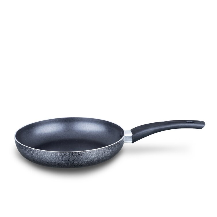 Brentwood 2-Piece Black Nonstick Aluminum Frying Pan Set includes