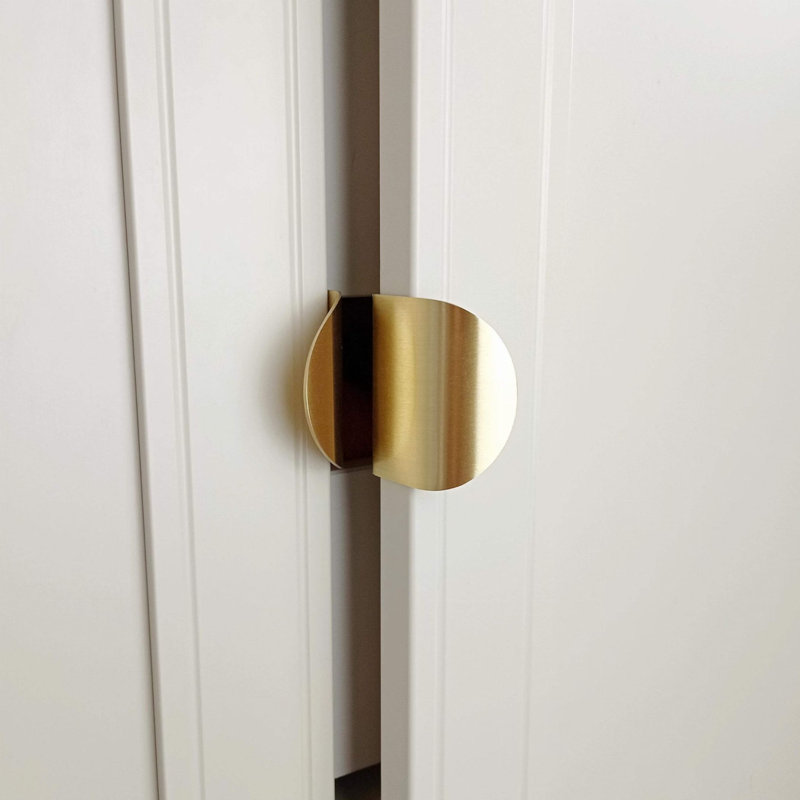  Curved Edge Invisible Pull, Brushed Brass