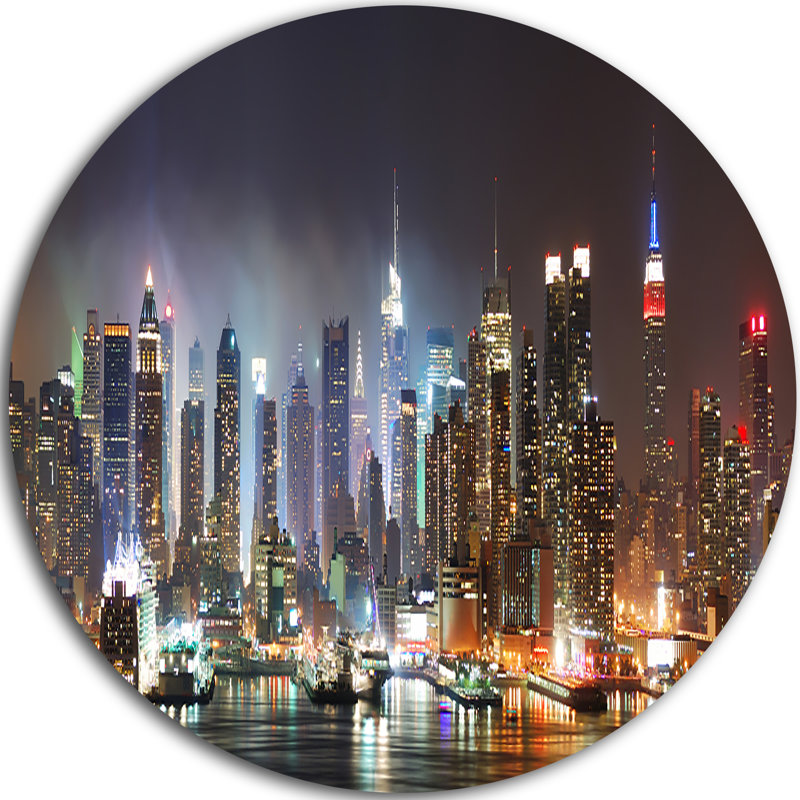 «Lit NYC Manhattan Skyline», impression de photo de paysage urbain, H 34 po x l 44 po x P 1,5 po, Métal métal